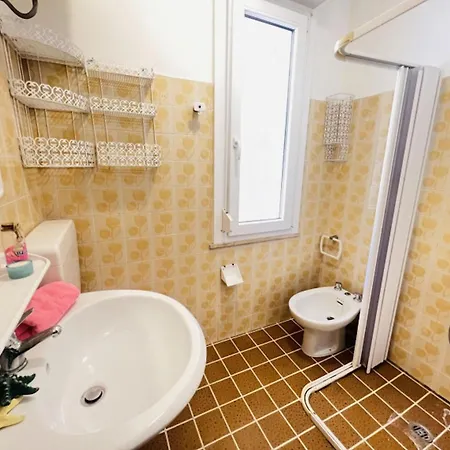 Spacious With Large Balcony * 비비오네