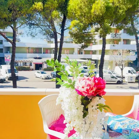 아파트 Spacious With Large Balcony *