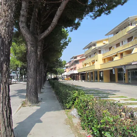 Daire Spacious With Large Balcony Bibione