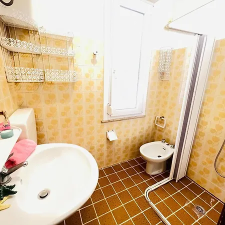 Spacious With Large Balcony Apartament