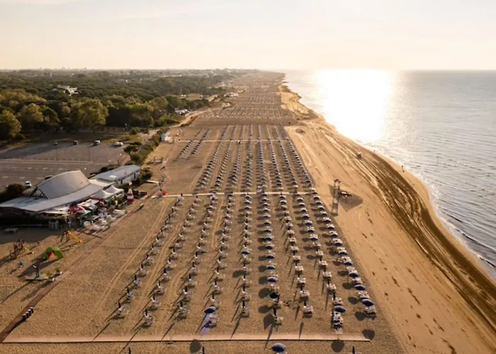 Spacious With Large Balcony شقة *